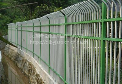 【供應(yīng)【鋅鋼護(hù)欄 道路交通護(hù)欄 陽(yáng)臺(tái)圍欄 小區(qū)圍欄 學(xué)校柵欄】等鍍鋅鋼金屬制品】?jī)r(jià)格_廠家 - 中國(guó)供應(yīng)商