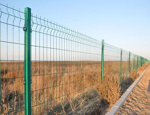 中山運(yùn)動(dòng)場(chǎng)隔離欄 珠海人行道圍欄 路側(cè)鋼絲網(wǎng)廠