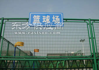 鎮(zhèn)雄縣操場(chǎng)圍欄網(wǎng) 興順發(fā)篩網(wǎng)專業(yè)廠家 操場(chǎng)圍欄網(wǎng)廠家直銷圖片