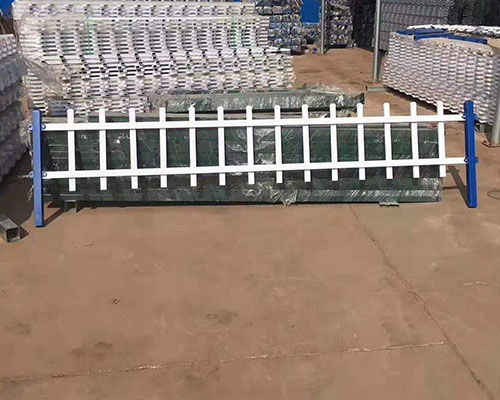 太原市鑫澤絲網(wǎng)制品 綠化帶護欄定做 榆次綠化帶護欄